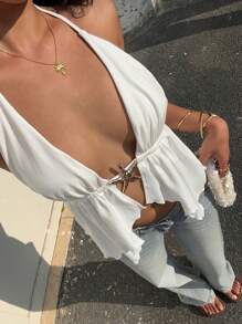 SHEIN EZwear Vestă nouă tricotată albă pentru femei, cu tiv asimetric și cataramă metalică cu stea galbenă, potrivită pentru vacanța la mare de primăvară și vară