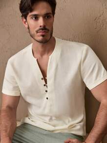 Manfinity VCAY Camisa de manga corta con cuello en V, de ajuste relajado y tejido casual para hombre