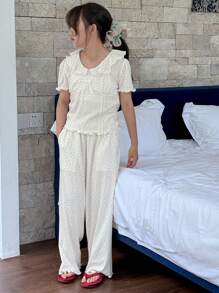 DAZY Conjunto de pijama con top de manga corta con volantes y estampado floral diminuto y pantalones para niñas preadolescentes, atuendos de verano para niñas, ropa de vuelta al colegio - Beis - Ver 4