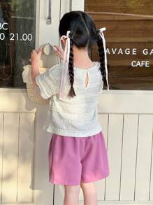 SHEIN 年轻女孩日常休闲纹理白色T恤和粉色短裤套装 - 彩色 - 查看 2