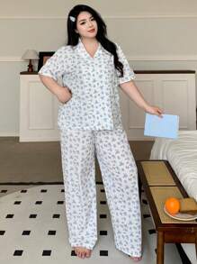 Dazy Plus 加大码动物印花翻领宽松休闲睡衣套装，含上衣和裤子