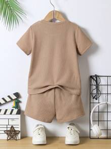 SHEIN 2 Stücke/Set Kleine Jungen Einfarbig Rundkragen Kurzarm T-Shirt und Shorts Set