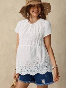 SHEIN Blusa de maternidad con bordado calado y detalle de volantes, ideal para vacaciones de verano - Blanco - Ver 8