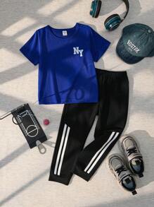 SHEIN 2 件套年轻男孩休闲纽约印花圆领短袖 T 恤和撞色白色胶带慢跑裤，适合春夏秋季穿着，适合年轻男孩日常生活 - 彩色 - 查看 1