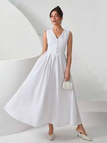 RueChic Elegante vestido midi en línea A en color blanco, con una favorecedora cintura en forma de V, delicados pliegues de princesa para un ajuste esculpido y botones decorativos tipo hongo con un toque vintage. La falda con pliegues de caja añade un movimiento elegante, mientras que la cremallera invisible en la parte trasera o lateral asegura un acabado perfecto. Perfecto para escapadas de verano elegantes, fiestas románticas en jardines y ocasiones nupciales atemporales.