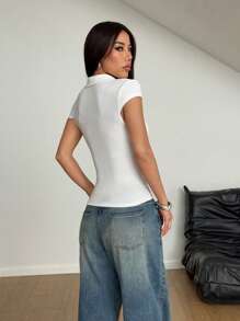 SHEIN PETITE 女士修身 Polo 领短袖 T 恤，简约马标志设计，休闲夏日 - 白色 - 查看 2