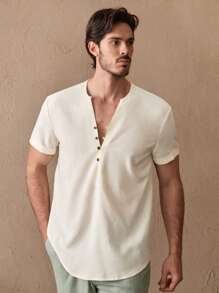 Manfinity VCAY Camisa de manga corta con cuello en V, de ajuste relajado y tejido casual para hombre