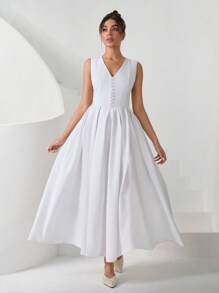 RueChic Elegante vestido midi en línea A en color blanco, con una favorecedora cintura en forma de V, delicados pliegues de princesa para un ajuste esculpido y botones decorativos tipo hongo con un toque vintage. La falda con pliegues de caja añade un movimiento elegante, mientras que la cremallera invisible en la parte trasera o lateral asegura un acabado perfecto. Perfecto para escapadas de verano elegantes, fiestas románticas en jardines y ocasiones nupciales atemporales.