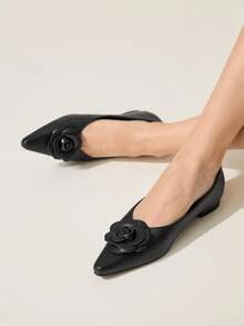 CUCCOO CHICEST Black Floral Fashionable Pointed Toe Kitten Heel Pumps For Women