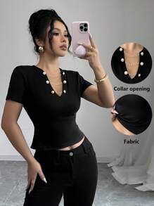 SHEIN Camiseta feminina com decoração de flores 3D e decote entalhado, moda para o verão - Preto - Ver 1