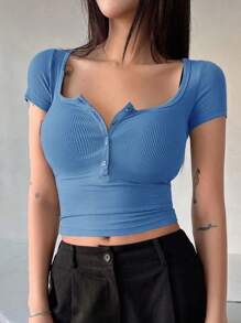 DAZY Camiseta de mujer de manga corta con botones, de color liso, de ajuste ceñido, para el verano