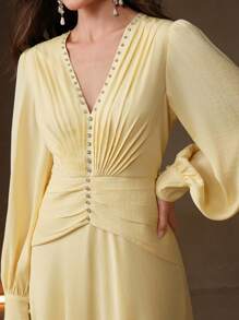 Anewsta 女士优雅V领褶皱腰褶连衣裙，女士生日礼服，婚礼宾客礼服 - 黃色 - 查看 2