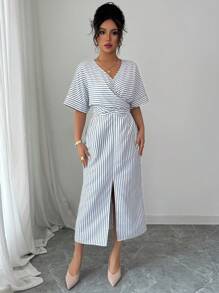 Chiquease V领交叉带条纹修身开衩连衣裙