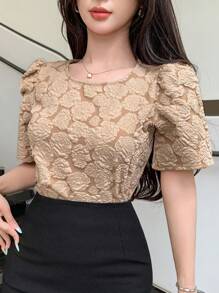 DAZY 女士圆领泡泡袖花卉纹理 T 恤 - 卡其色 - 查看 1