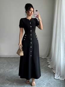 Elenzga Váy chữ A cổ tròn tay bồng cài nút giả - màu đen - Xem 4