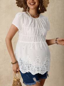 SHEIN Blusa de maternidad con bordado calado y detalle de volantes, ideal para vacaciones de verano - Blanco - Ver 4