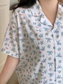 Dazy Plus 加大码动物印花翻领宽松休闲睡衣套装，含上衣和裤子