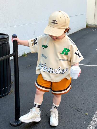 TaviRue 2pcs/Set Young Boys Casual Comfortable Versatile Printed Pattern Short Sleeve Top And Contrast Stripe Trim Shorts Set, Suitable For Spring And Summer