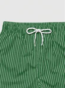 ROMWE MEN Prep Men's Casual Striped Print Drawstring Shorts, Suitable For Summer