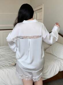 Dazy Plus Conjunto de pijama blanco de manga larga holgado con contraste de encaje estilo camisa
