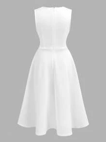 SHEIN Tween Girl Sweetheart Neck Crystal Decor Cross Waist Flared A-Line Knitted Dress