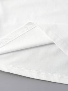 SHEIN CURVE+ Camiseta de mujer de talla grande con gráfico en letras doradas mayúsculas "MILANO Italia", top de estilo minimalista de verano