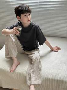 Dazy Kids 青少年男孩纯色圆领短袖T恤和裤子睡衣套装 - 灰色 - 查看 1