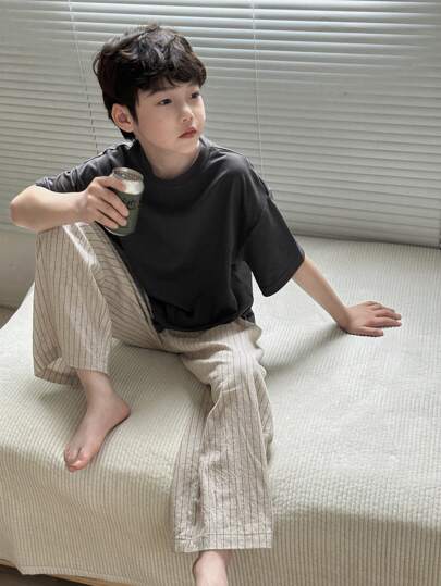 Dazy Kids Tween Boy Solid Color Crewneck Short Sleeve T-Shirt And Pants Pajamas Set