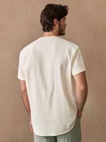 Manfinity VCAY Camisa de manga corta con cuello en V, de ajuste relajado y tejido casual para hombre