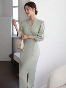 DAZY Vestido midi de mangas 3/4 con cuello en V plisado, bajo hendido y ajuste entallado, de unicolor, diseño elegante de verano para mujeres