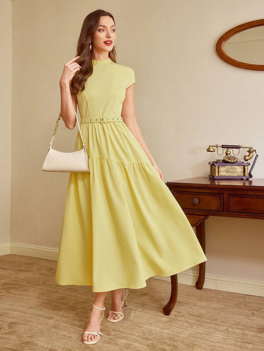 SHEIN DECDS Vestido elegante y retro para mujer, vestido ajustado sin mangas de color amarillo pálido con bajo asimétrico para primavera/verano, atuendo y vestido para el Día de la Madre, vestido de verano - Amarillo claro - Ver 1
