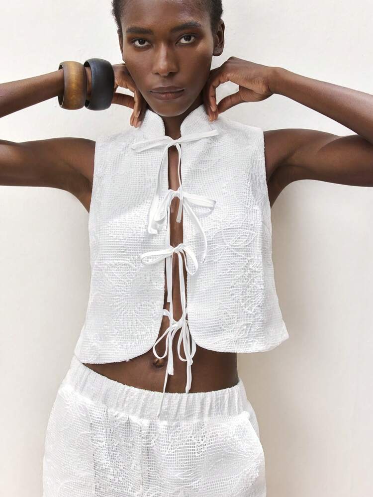 SHEIN Maija Women's White Stand Collar Bowknot Front Textured Floral Jacquard Elegant Sleeveless Top, Minimalist Solid Color Summer Clothing