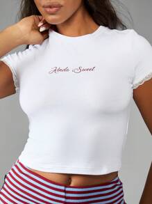 MISSGUIDED Kinda Sweet Baby T 恤女式蕾丝边短袖夏季运动健身跑步休闲街头服饰基本款活力修身上衣 - 白色 - 查看 7