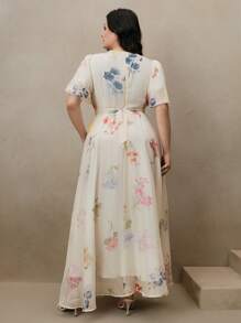 Anewsta 大码花卉印花 V 领高开衩短袖连衣裙 - 杏色 - 查看 2