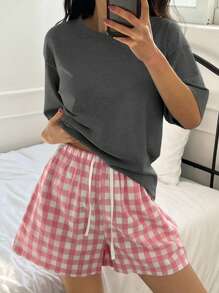 DAZY Women Solid Color T-Shirt And Plaid Short Pajama Pants 2-Piece Sleepwear Set