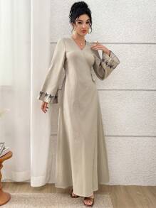 Yasmyna Vestido caftán elegante de mujer con bordado de palma y cintura envolvente