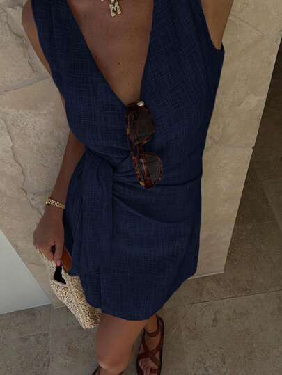 Siren Gaze 女式纯色深V领褶饰无袖迷你连衣裙，性感