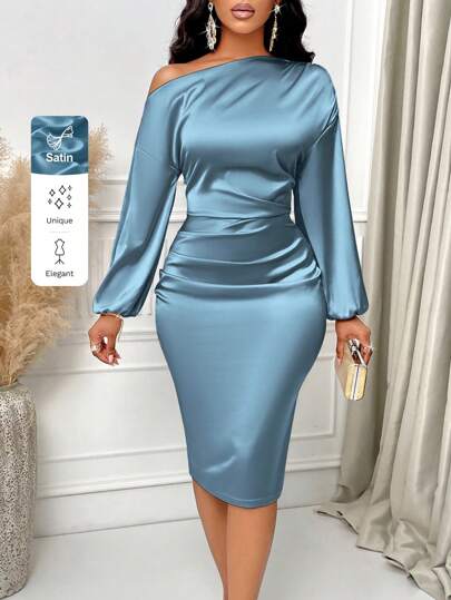 SOLERSUN فستان حريري ضيق محبوك مائل عند الرقبة مع ثني جانبي، للنساء