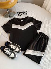 SHEIN 2 Stücke Kleine Jungen Lässig Komfortable Kontrast Farbblock Kurzarm T-Shirt und lange Hose Set, vielseitig - Schwarz - Übersicht 6