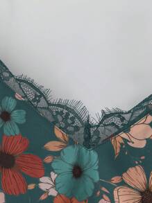 SHEIN PETITE CURVE Blusa de tirantes con estampado floral y encaje en talla grande, blusa gráfica de estilo country para conciertos de verano, para personas de estatura talla grande baja