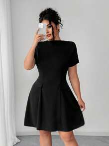 Elenzga Robe mini ajustée élégante à manches courtes en tricot vert avec poche décorée pour femmes de grande taille - Noir - Voir 1