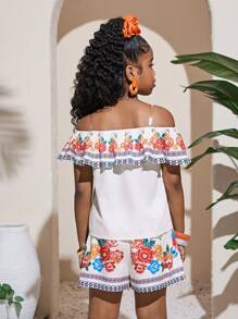 SHEIN Conjunto informal de vacaciones para niña preadolescente: top holgado de estampado floral de hombros descubiertos y shorts florales - Albaricoque - Ver 2