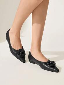 CUCCOO CHICEST Black Floral Fashionable Pointed Toe Kitten Heel Pumps For Women