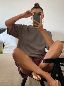 Livesso Bộ đồ ngủ tay ngắn và quần short dáng rộng màu trơn 2 món cho nữ - Màu xám đen - Xem 3