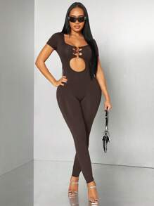 SHEIN SXY 春夏黑色纯色高弹针织性感休闲金属环镂空紧身长袖连体裤，露背设计连体裤，适合音乐节、日常外出/派对/俱乐部穿着 - 咖啡棕 - 查看 5