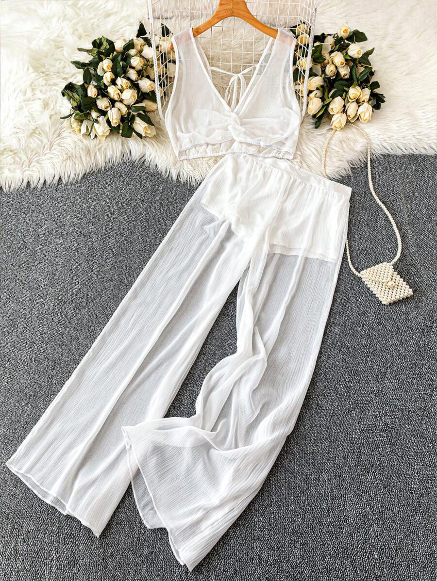 SHEIN LUNE مجموعة من قطعتين للمرأة ذات الحجم الكبير: ملابس علوية قصيرة بياقة على شكل حرف V وشبكة مرنة في الخصر وبنطلون، أنيقة وعصرية للاستخدام اليومي، مناسبة للربيع والصيف - أبيض - مشاهدة 1