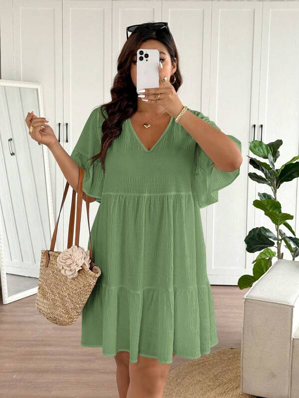 SHEIN Frenchy Plus Size Textured Plaid V-Neck Loose Swing A-Line Vacation Dress,Summer Outfits For Women,Sun Dresses For Women