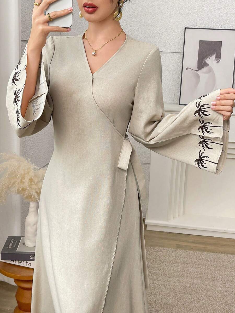 Yasmyna Vestido caftán elegante de mujer con bordado de palma y cintura envolvente