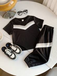 SHEIN 2 Stücke Kleine Jungen Lässig Komfortable Kontrast Farbblock Kurzarm T-Shirt und lange Hose Set, vielseitig - Schwarz - Übersicht 5