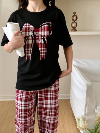 青少年女孩睡衣套装 - 黑色针织圆领上衣，蝴蝶结装饰，全身格子印花裤，舒适的两件套睡衣